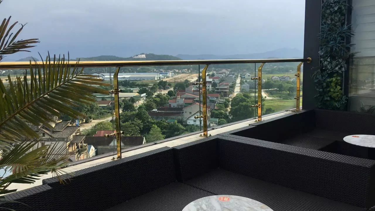 Mẫu Lan Can Kính 